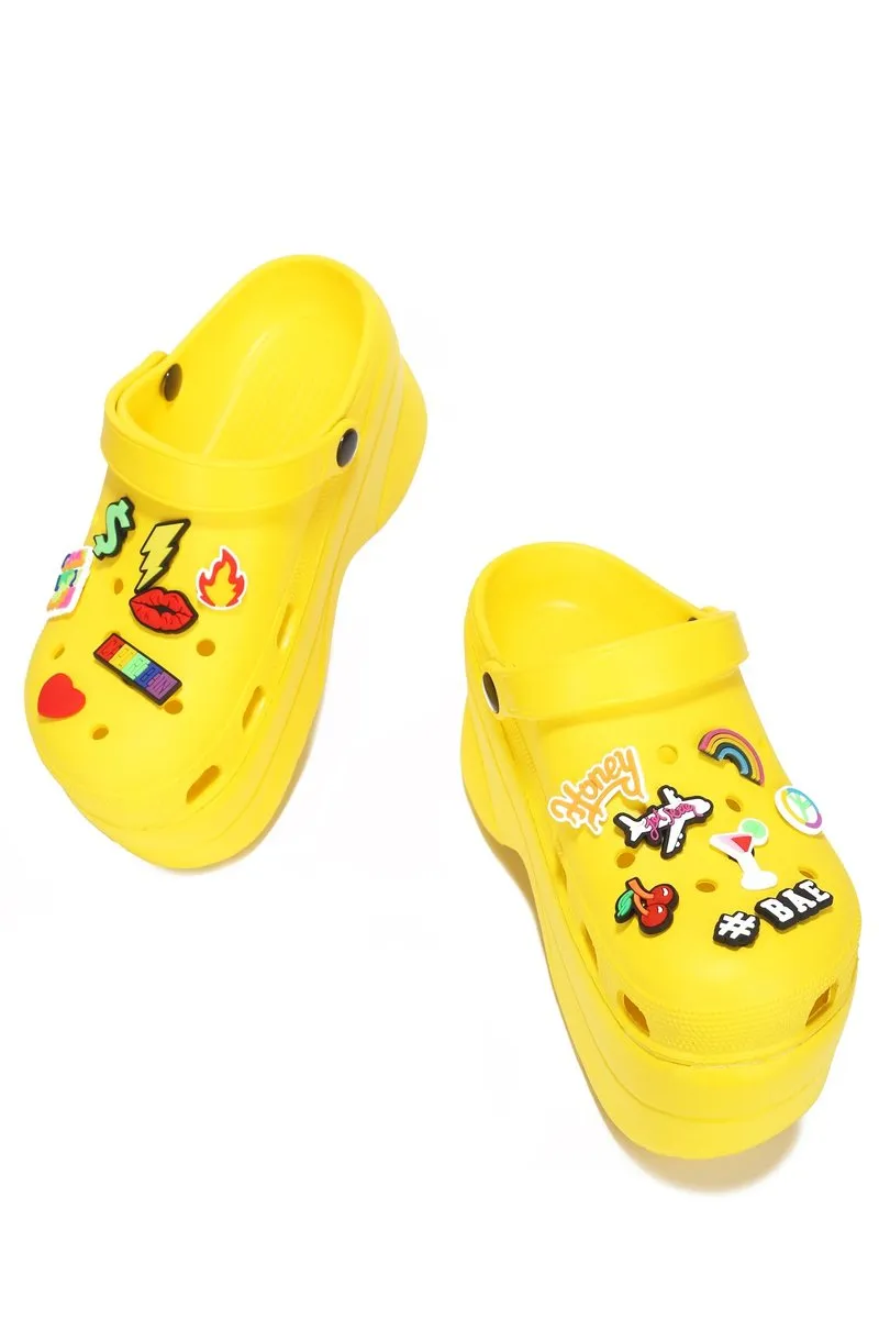 Cape Robbin Gardener-2 Platform Clogs Fashion Comfortable Clogs Slippers YELLOW