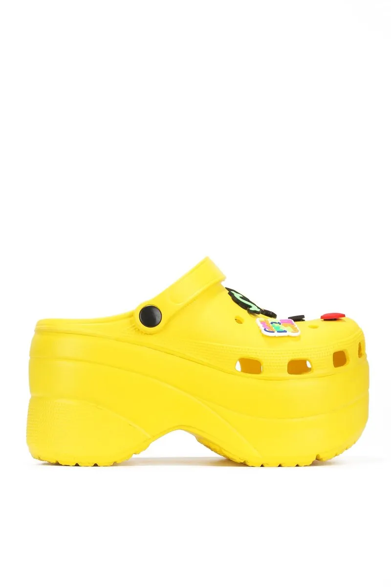 Cape Robbin Gardener-2 Platform Clogs Fashion Comfortable Clogs Slippers YELLOW
